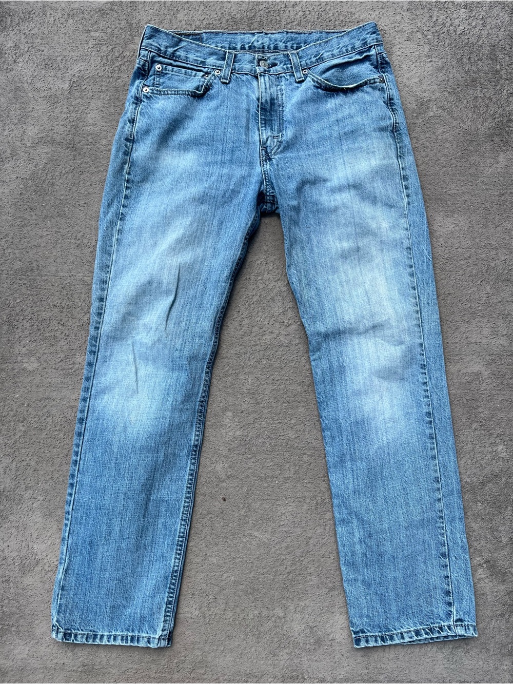 Levi's Men's Medium Blue Straight Jeans